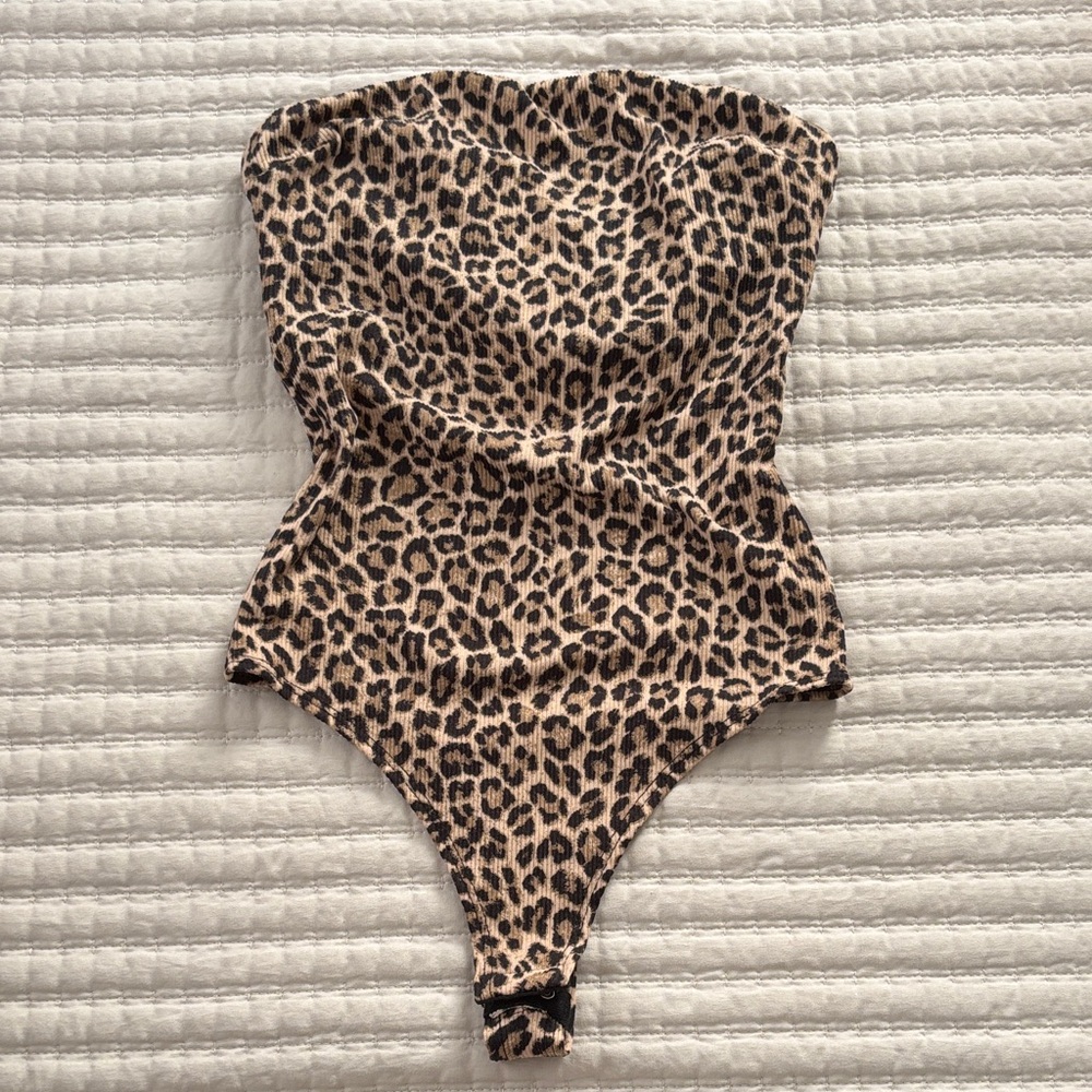 gaze Leopard Print Ribbed Bodysuit in Tan and Black